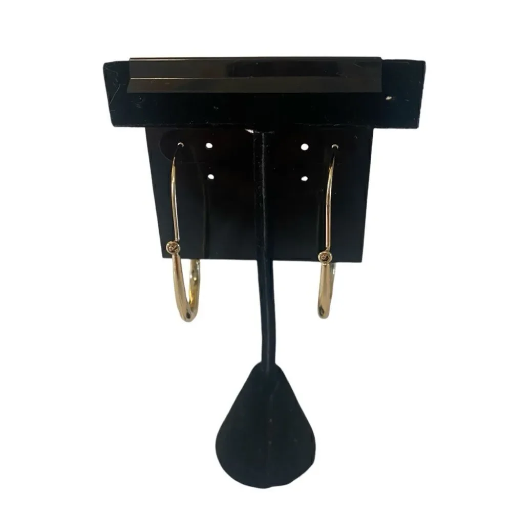 Elegant Looking Bright Goldtone Long Drop Earrings.